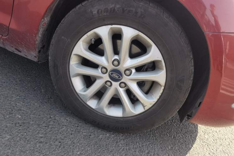 Used Ford Focus 2013 Hatchback Classic 1.8L Automatic Base Model