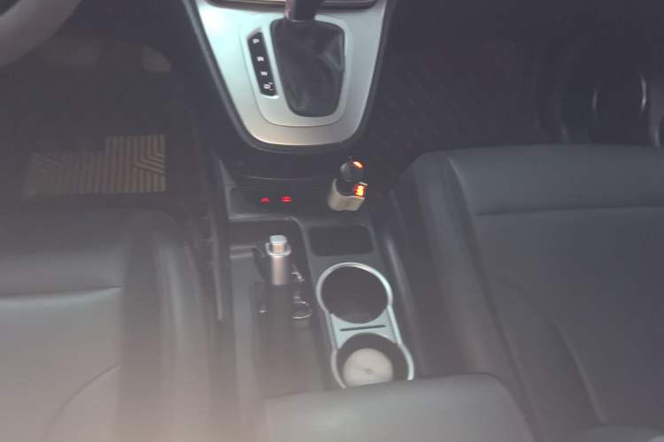 Used Haval M6 2019 1.5T DCT Two-Wheel Drive Elite Version China VI Standard Gear Lever