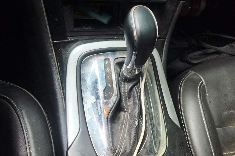 Used Buick Regal 2014 1.6T Fashionable Tech Edition Gear Lever