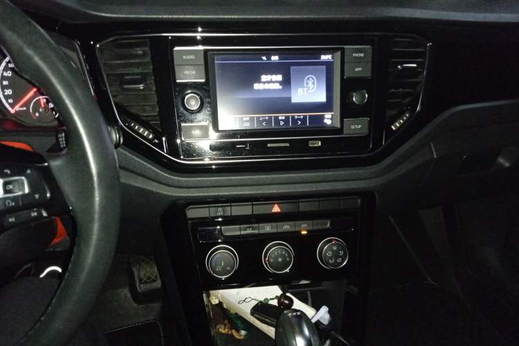 Used Volkswagen T-ROC 2019 280TSI DSG Two-Wheel Drive Comfort Version China VI Standard