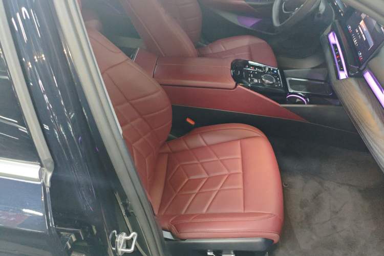 Used BMW i5 2024 eDrive 35L Luxury Package
