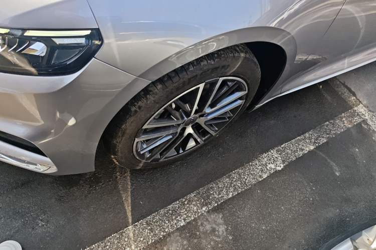 Used Geely Auto Preface 2021 2.0TD Luxury+ Version Left Front Wheel Hub