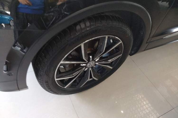 Used Volkswagen Tiguan L 2019 Revised 330TSI Automatic Two-Wheel Drive Smart & Luxury Edition China VI Standard Left Front Wheel Hub