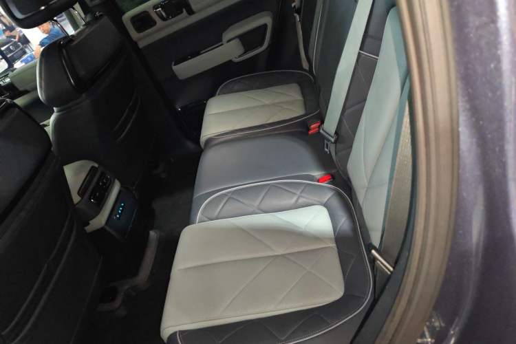 Used Formula Leopard 5 2023 Cloud Ride Flagship Edition Left Rear Seat