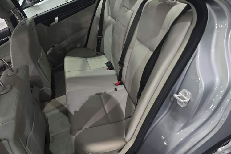 Used Mercedes-Benz C-Class 2013 C 180 Classic Grand Edition
