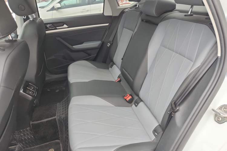 Used Volkswagen Lavida 2023 1.5L Automatic Starry Sky 5 Million Edition Left Rear Seat