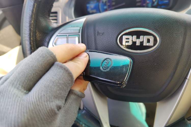 Used BYD S6 2012 2.0L Manual Luxury Version