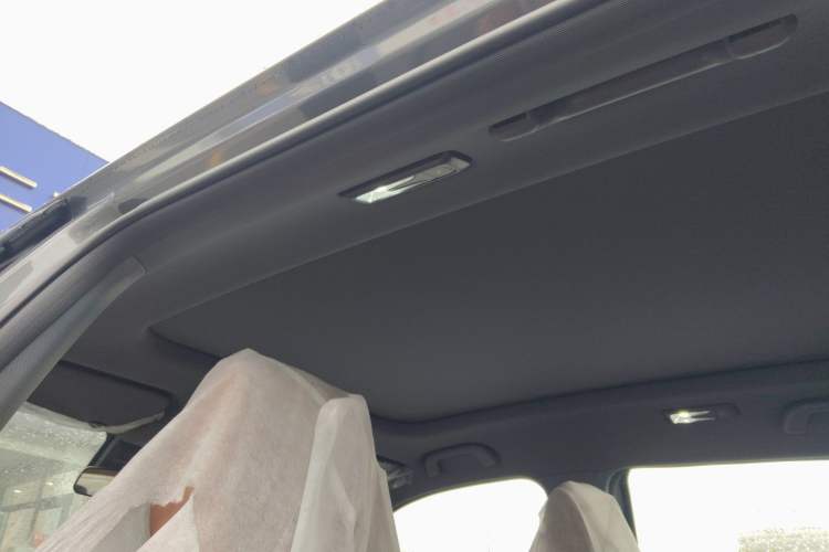 Used CHANGAN UNI-Z New Energy 2024 Blue Whale Smart Electric iDD 125km Beyond Edition Headliner