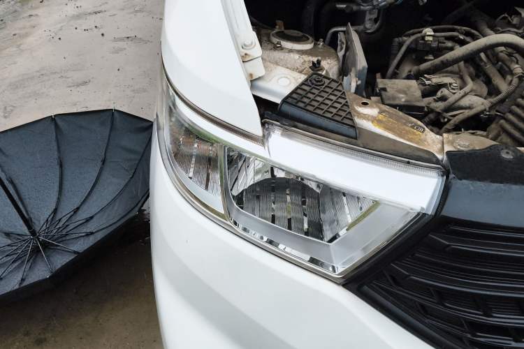 Used Wuling Hongguang V 2022 1.5L Jingqu Version Hydraulic Power Steering LAR Right Front Headlight