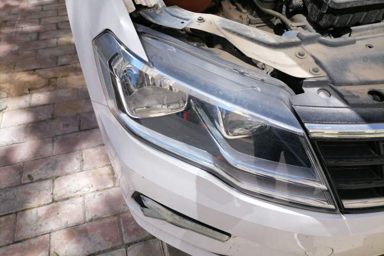 Used Volkswagen Jetta 2017 1.5L Manual Fashion Edition Right Front Headlight