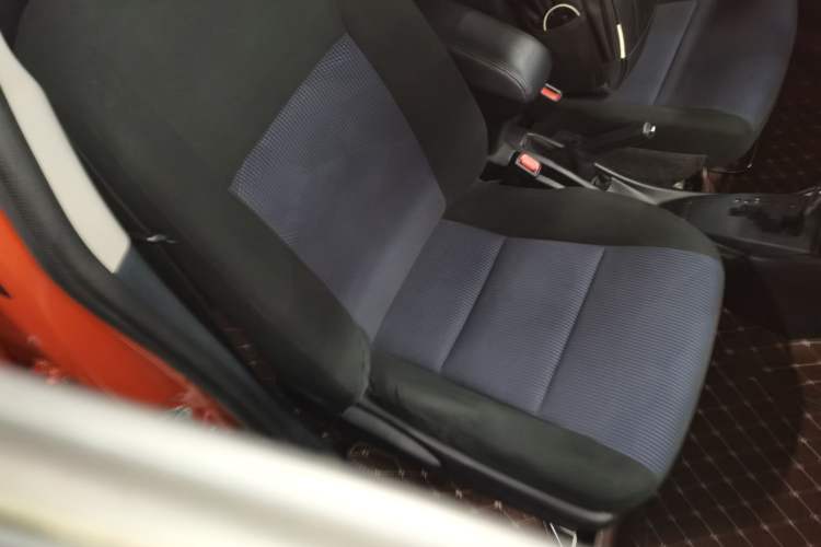 Used Toyota YARiS L Zhi Xuan 2015 1.5E Automatic Charm Edition
