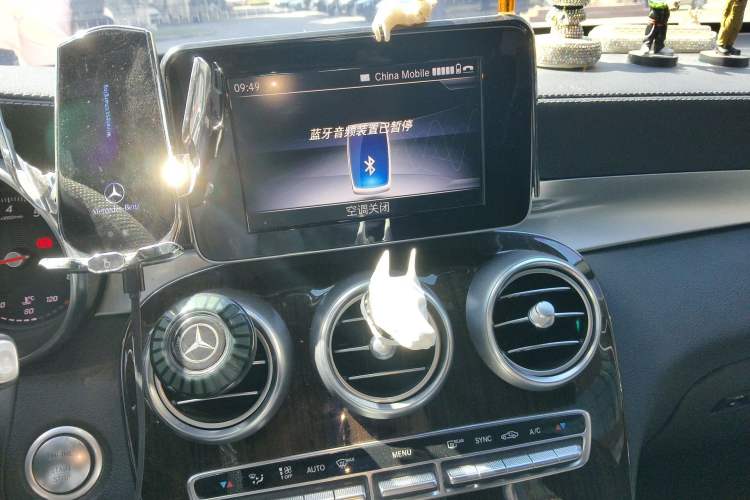 Used Mercedes-Benz GLC 2019 GLC 260 L 4MATIC Luxury Model Audio And AC Panel