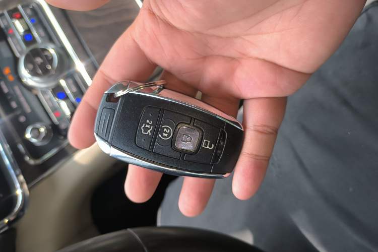 Used Lincoln Continental 2017 2.0T Two-Wheel Drive Prestige Edition Vehicle Key