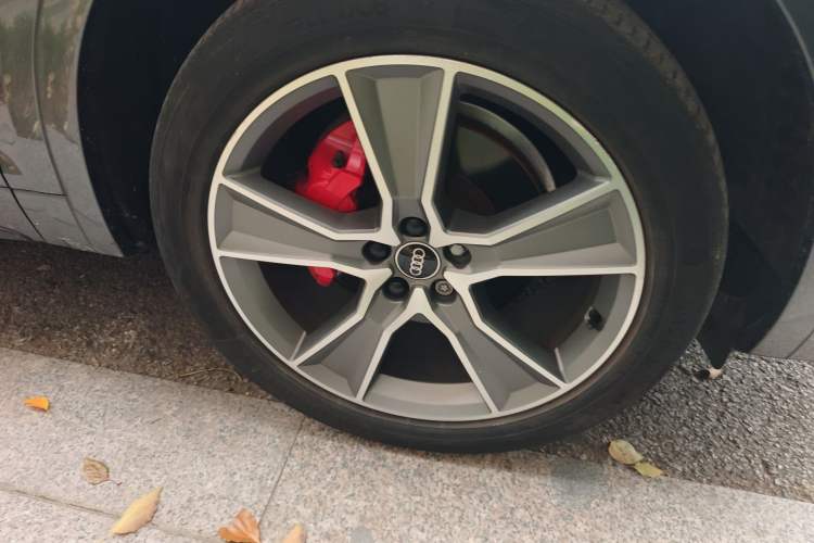 Used Audi Q5L 2021 40 TFSI Enjoy Life Edition Right Front Wheel Hub