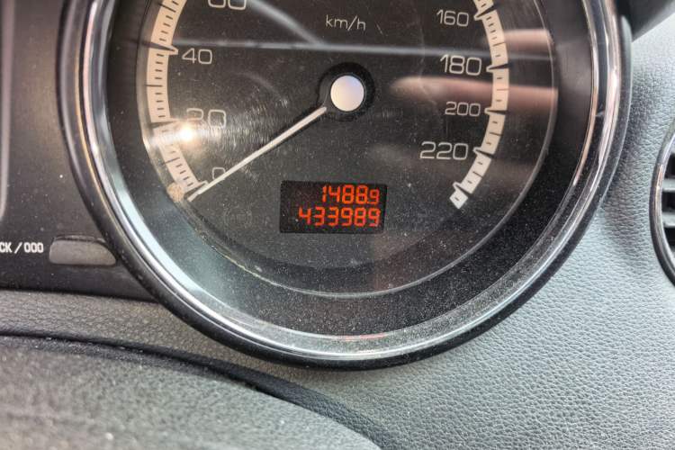 Used Peugeot 408 2011 2.0L Manual Comfort Edition
