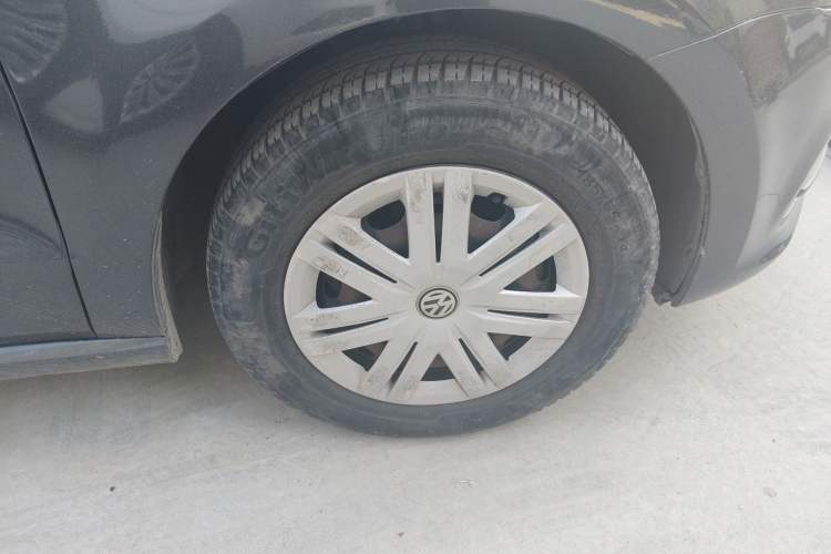 Used Volkswagen Polo 2014 1.4L Manual Fashion Edition