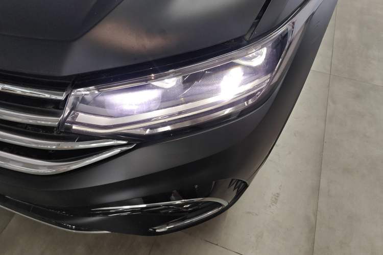 Used Volkswagen Tiguan L 2023 Restyled 330TSI Automatic Two-Wheel Drive R-Line Enhanced Comfort Version
