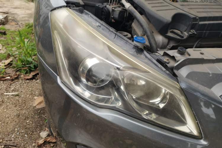 Used Suzuki Alivio 2015 1.6L Manual Comfort Model Right Front Headlight