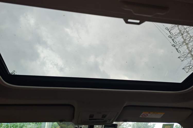 Used Toyota RAV4 2013 2.5L Automatic 4x4 Elite Edition Headliner