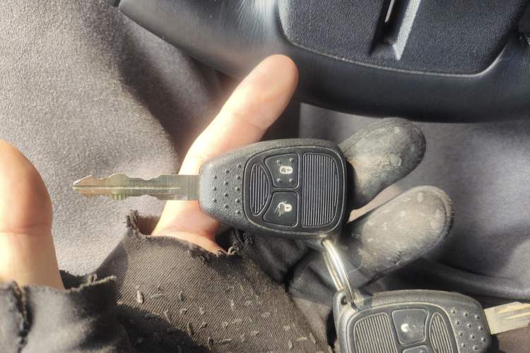 Used Jeep Wrangler 2017 3.6L Rubicon Four-Door Comfort Edition Vehicle Key