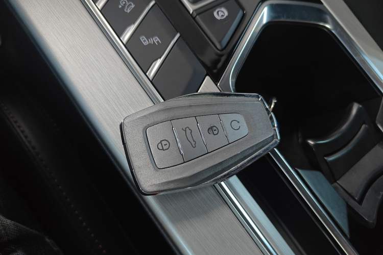 Used Geely Auto Coolray New Energy 2022 1.5T ePro 85KM Starry Edition Interior 1