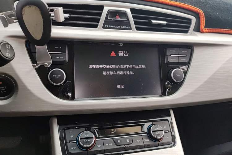 Used Geely Auto Emgrand X7 Sport 2018 1.8TD Automatic Two-Wheel Drive Smart Connect 4G Internet Edition