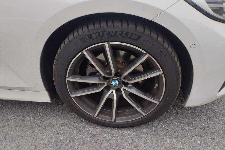 Used BMW 3 Series 2020 Restyled 325Li M Sport Package Right Front Wheel Hub