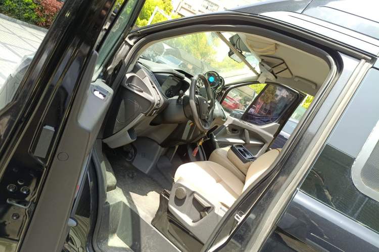 Used Ford Transit 2017 2.0T Gasoline Automatic Multi-Function Commercial Vehicle Mid-Drive Mid-Roof China V-standard Driver Seat