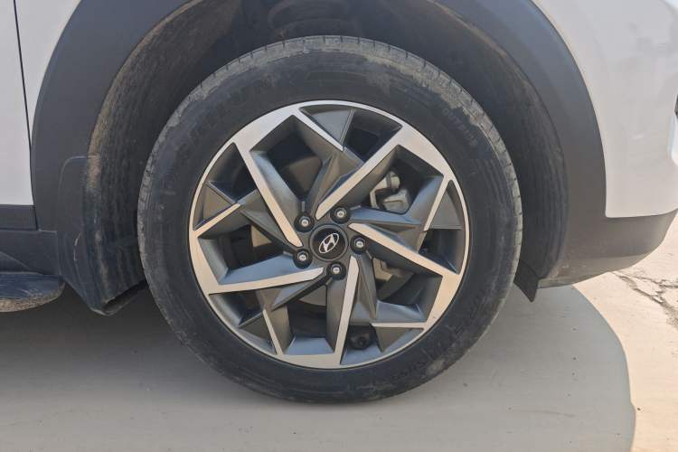 Used Hyundai Tucson 2019 280TGDi Dual-Clutch Two-Wheel Drive Fashion Edition China VI Standard Right Front Wheel Hub