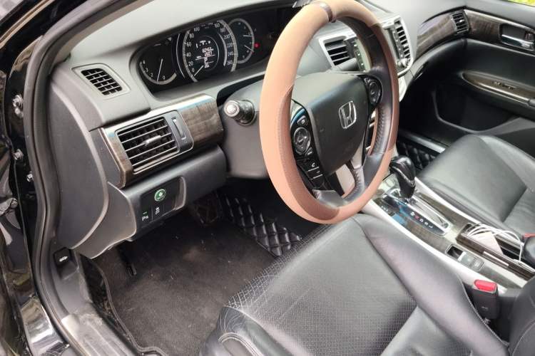 Used Honda Accord 2014 2.4L EXN Luxury Navigation Edition Driver Seat