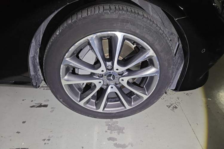 Used Mercedes-Benz E-Class 2018 Facelift E 300 L Luxury Edition