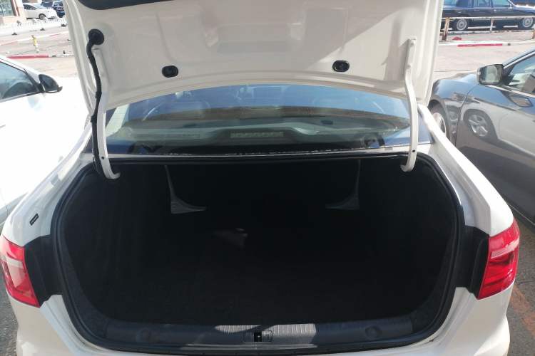 Used Volkswagen Lavida 2017 1.6L Automatic Comfort Edition Trunk