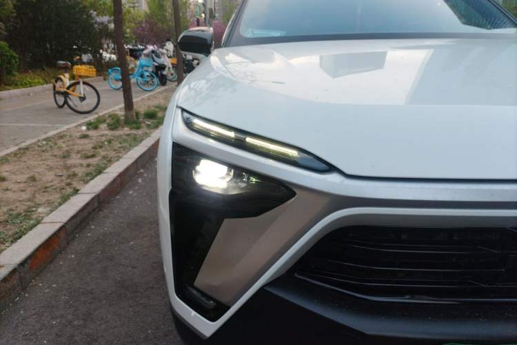 Used Nio ES8 2022 75 kWh Six-Seater Version Right Front Headlight