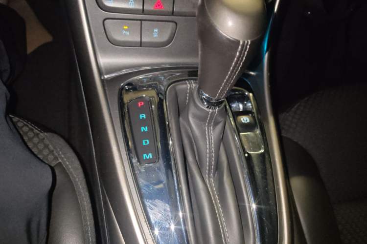 Used Chevrolet Malibu 2014 1.6T Automatic Comfort Edition Gear Lever