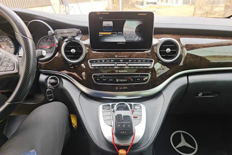 Used Mercedes-Benz V-Class 2017 V 260 L Prestige Extended Edition
