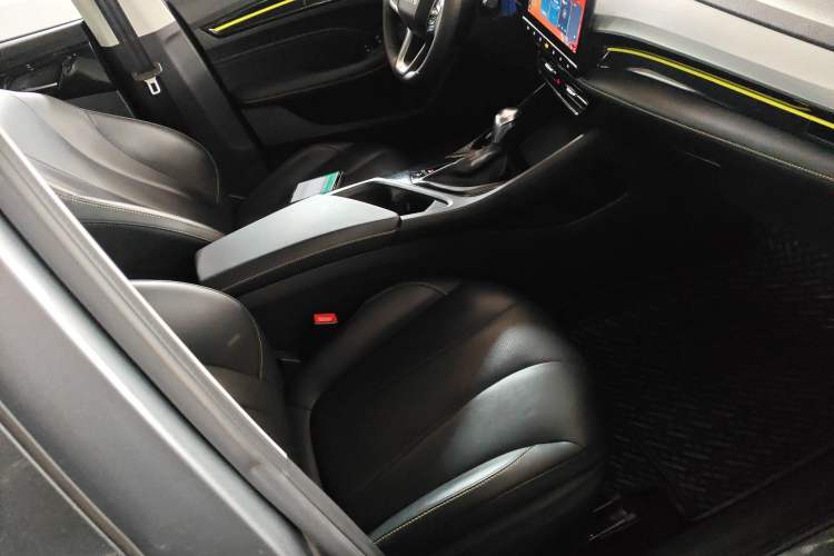 Used Roewe i5 2021 Revised 1.5L CVT Starry Edition Right Front Seat