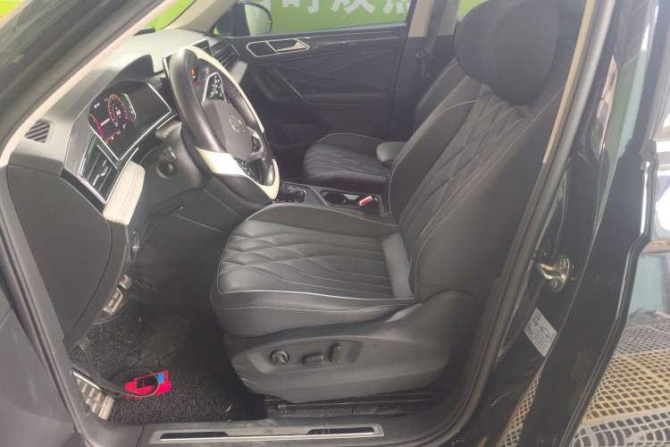 Used Volkswagen Tiguan L 2022 330TSI Automatic Two-Wheel Drive R-Line Enhanced Edition
