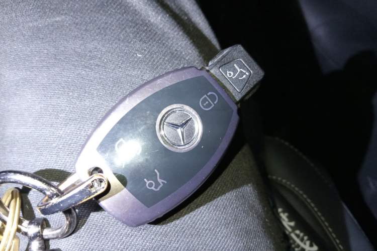 Used Mercedes-Benz V-Class 2022 V 260 Prestige Edition Vehicle Key