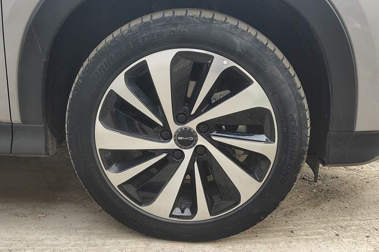 Used BYD Song PLUS New Energy 2023 Champion Edition EV 520KM Flagship Model