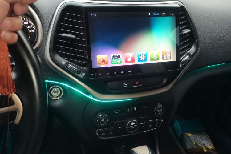 Used Jeep Cherokee 2016 2.4L Leading Edition
