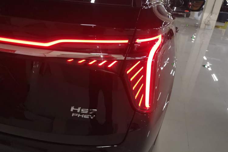 Used Hongqi HS7 PHEV 2024 2.0T PHEV Four-Wheel Drive Flagship Edition 6 Seats
