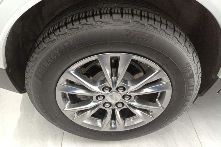 Used Cadillac XT5 2020 28T Luxury Version Right Rear Wheel Hub