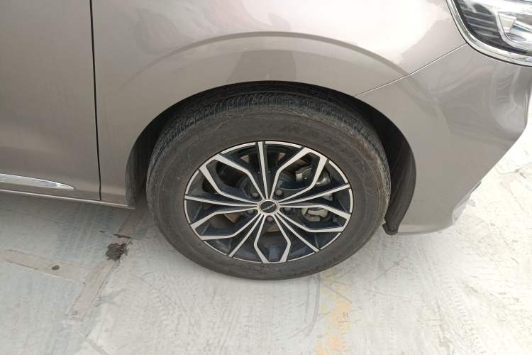 Used Roewe iMAX8 New Energy 2025 1.5T DMH Lu Zun Deluxe Edition Right Front Wheel Hub