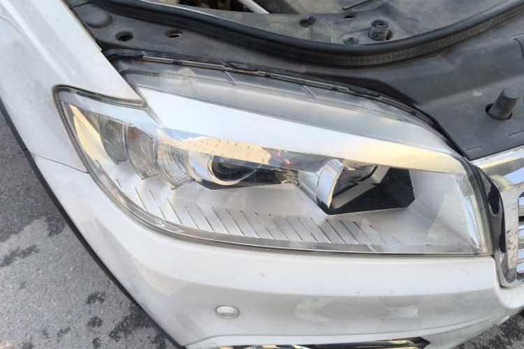 Used Haval H6 2015 Sport Edition 1.5T Manual Two-Wheel Drive Elite Model Right Front Headlight