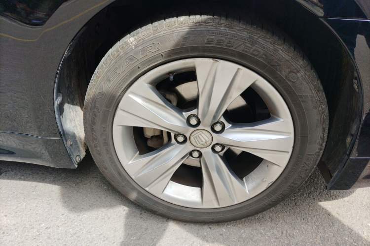 Used Toyota Crown 2015 2.0T Fashion Edition Right Front Wheel Hub
