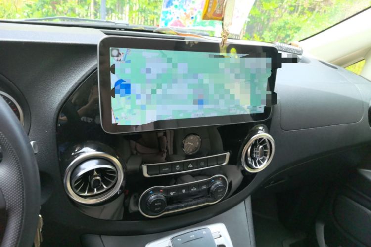 Used Mercedes-Benz Vito 2021 2.0T Elite Version 7 Seats Audio And AC Panel