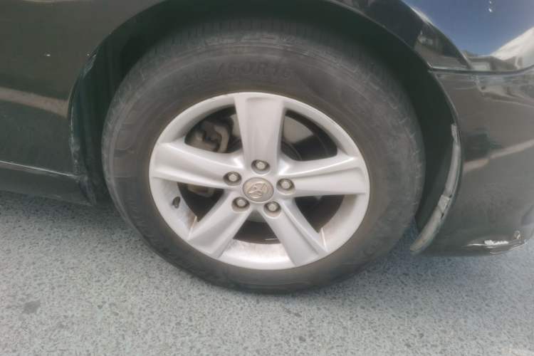 Used Toyota Reiz 2010 2.5V Fengdu Elite Edition Right Front Wheel Hub