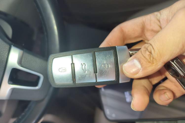 Used Volkswagen Magotan 2015 Facelift 1.8TSI Luxury Model Vehicle Key