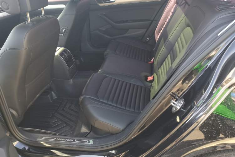 Used Volkswagen Magotan 2017 330TSI DSG Leading Model Left Rear Seat