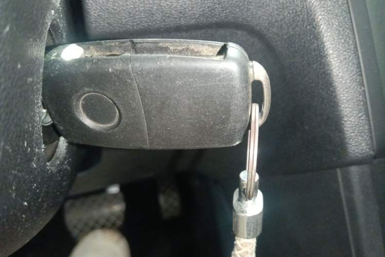 Used Volkswagen Jetta 2015 1.6L Automatic Fashion Model Vehicle Key